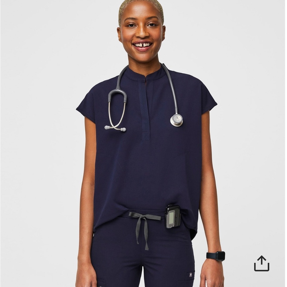 FIGS SCRUB SHIRT